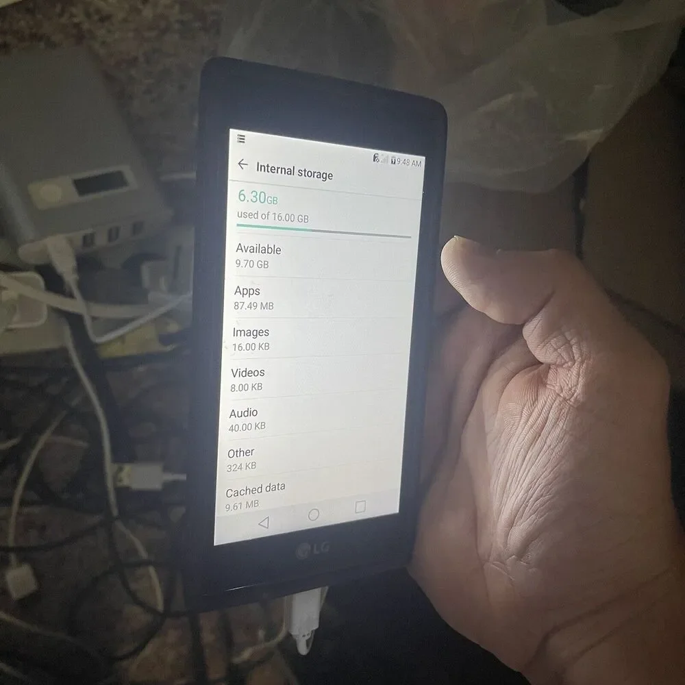 LG K8 2017 16GB - Android Smartphone - Model RS500
